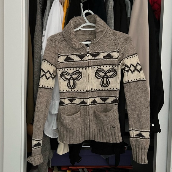 Sea to Sky Lambs Wool TNA Sweater - Picture 1 of 3